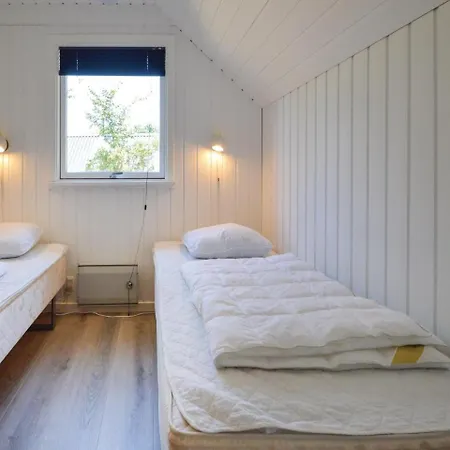 Three-bedroom Holiday In Holiday home *