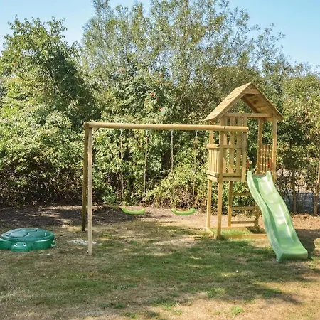Three-bedroom Holiday In * Hemmet
