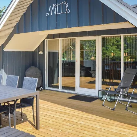Three-bedroom Holiday In Holiday home